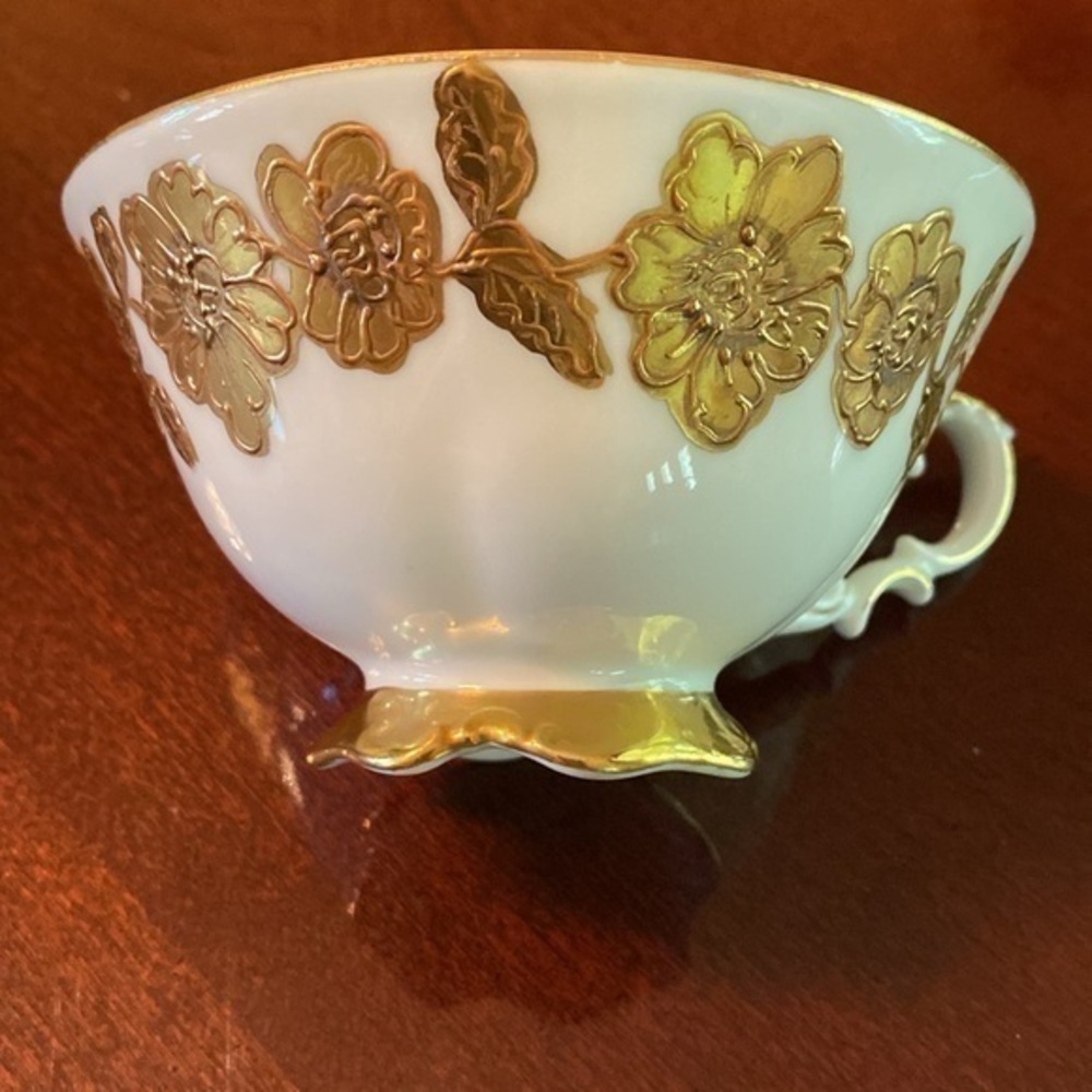 22 karat gold teacup Waldershof Bavaria Germany 4” numbered 51 - Picture 2 of 3